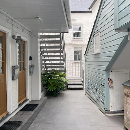3 Sunnyside - Amazing Harbour Views Holiday home